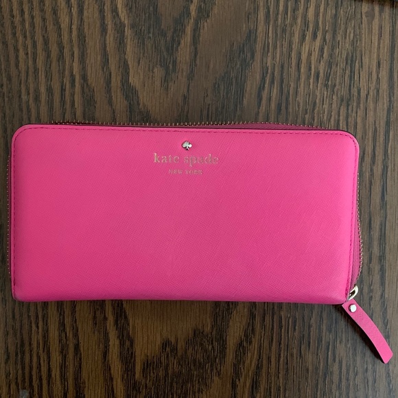 kate spade Handbags - Kate Spade Mikas Pond Lacey wallet pink gulabi